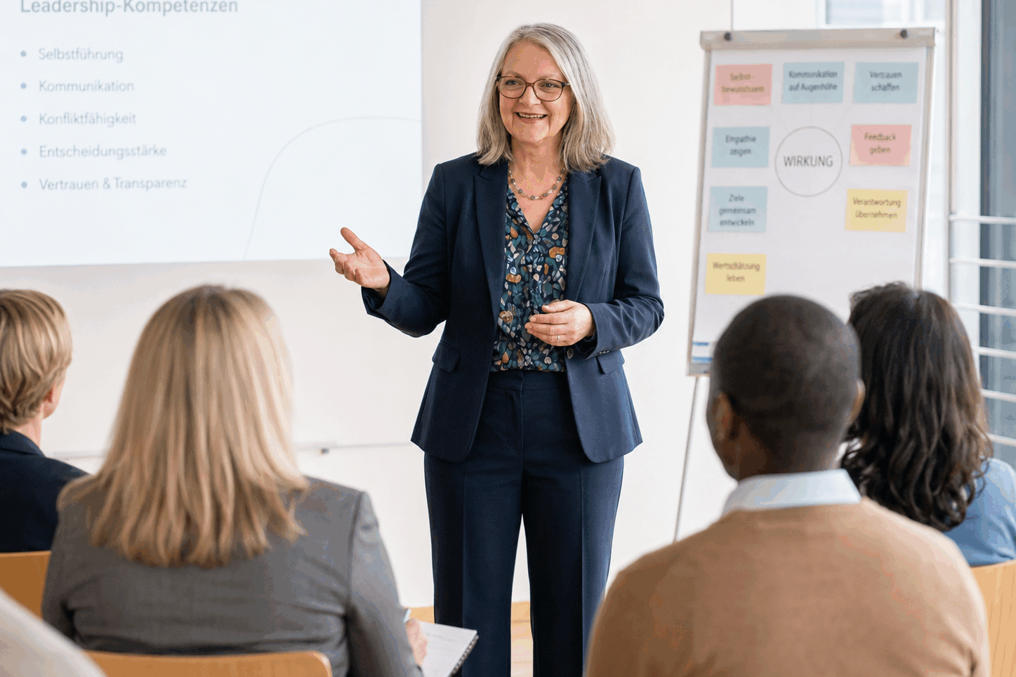 cropped-Seminar_Fuehrung-1.png